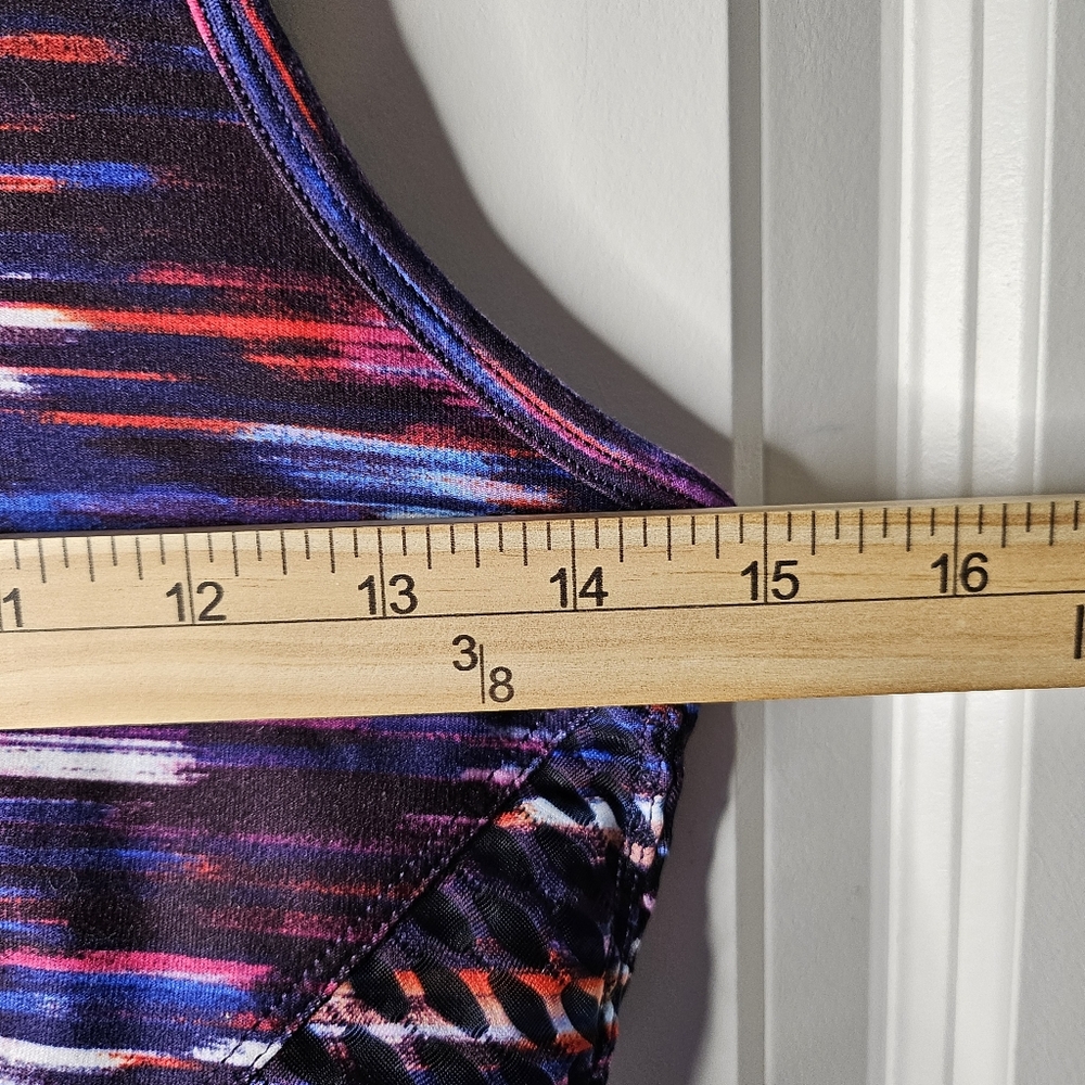 Peloton Sports Bra Size M High Neck Keyhole Back Purple Multicolor Athleisure - Picture 8 of 9